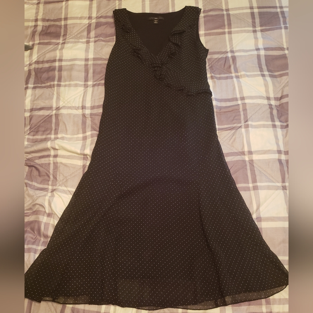 H&M Black Sleeveless V-Neck Sheath Midi Dress